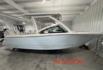 2027 Robalo R277 Ice Blue  Boat